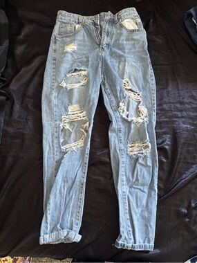 Light Wash Distressed Ankle Jeans - Women's